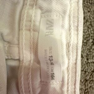 plain white Zara jeans